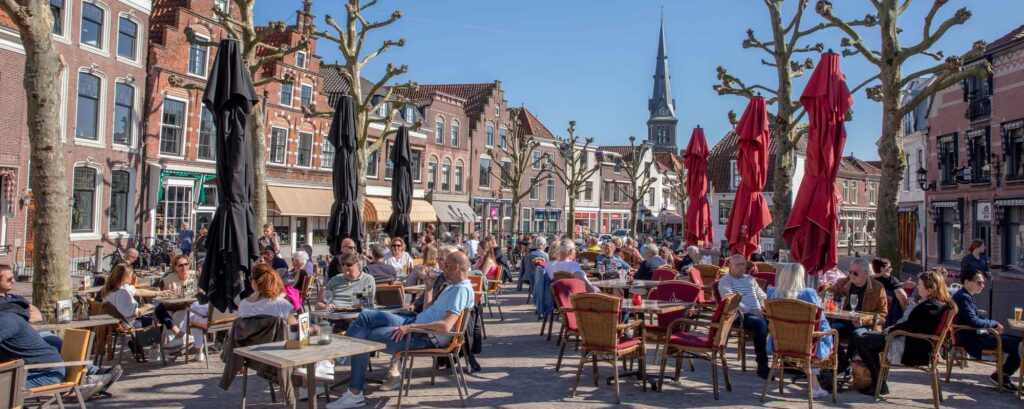 terras van ons restaurant op de markt